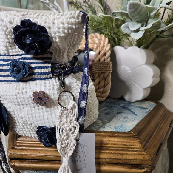 FLR PWR Upcycled Antique Hobnail textured Bedspread bag coin Small blue white - Picture 9 of 17